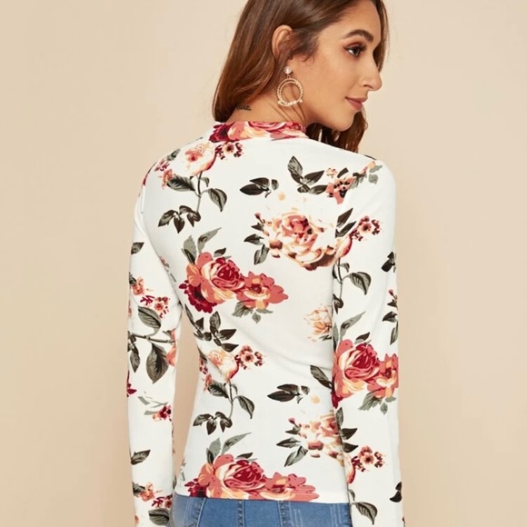 Floral Print Scallop Top - Picture 2 of 4